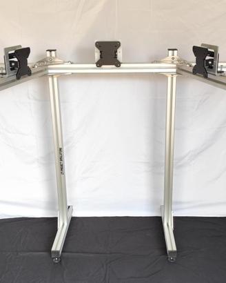 supporto per monitor triplo