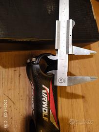 Attacco manubrio carbonio