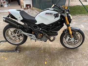 Ducati monster 1100s