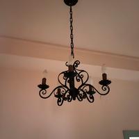 Lampadario in ferro battuto