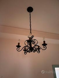 Lampadario in ferro battuto