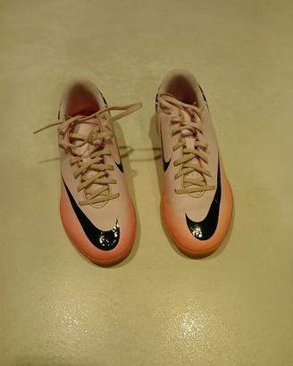 Scarpe Nike calcetto n.36. 5