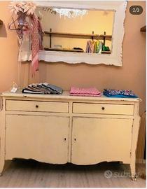 Mobile in stile Shabby Chic con Specchiera
