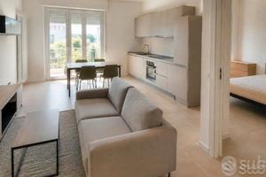 CASSIA / MONOLOCALE con GIARDINO PRIVATO