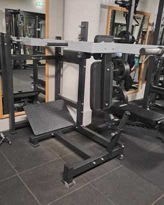 Pendulum squat Diamond