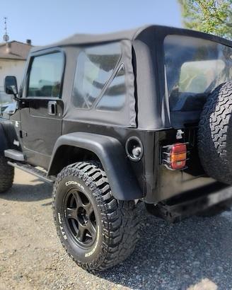 Jeep Wrangler 2.5 Soft top 4 posti