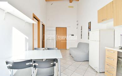 BILOCALE SEMINUOVO IN CENTRO !!