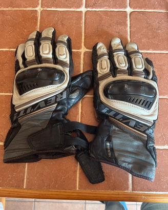 Guanti moto Revit