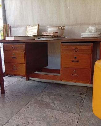 scrivania vintage 