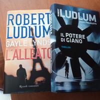 2 libri di Robert Ludlum 