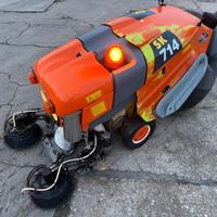 M168 - Motospazzatrice con aspirazione