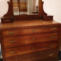 camera da letto antica in ciliegio