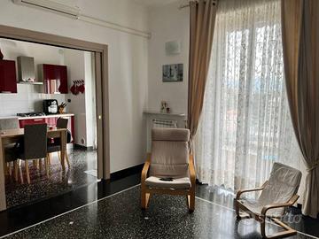 Appartamento di 90 m² con più di 5 locali a Genova
