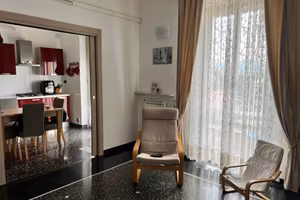 Appartamento di 90 m² con più di 5 locali a Genova