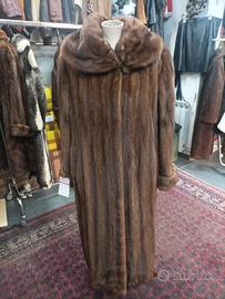 Visone DB Lungo con Collo a Corolla