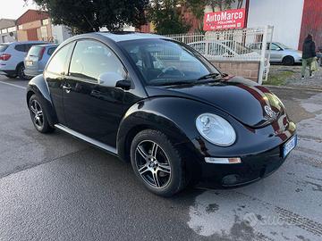 VOLKSWAGEN - New Beetle - 1.6