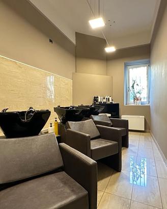 Sala parrucchiere completa