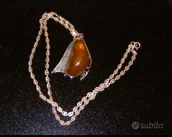 Collana con pendente Ambra