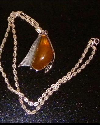 Collana con pendente Ambra