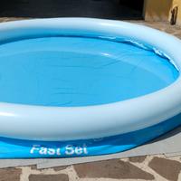 Piscina (con copertura e tappeto sottostante)