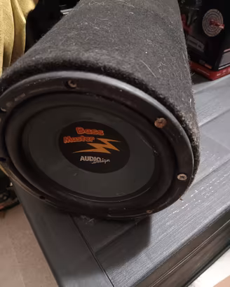 Subwoofer auto