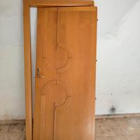 Porta interna in legno massiccio Yale