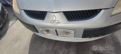 MITSUBISHI COLT 2006 PARAURTI ANTERIORE
