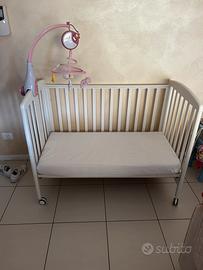 Lettino Italbaby in legno con decoro - Come Nuovo