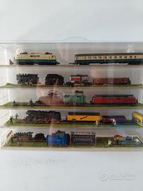 Lotto trenini 10 pezzi + eventuale plastico