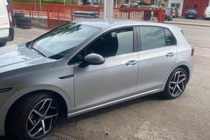 Volkswagen golf 8 2.0 tdi 150cv