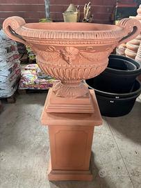 Colonna con vaso artistico