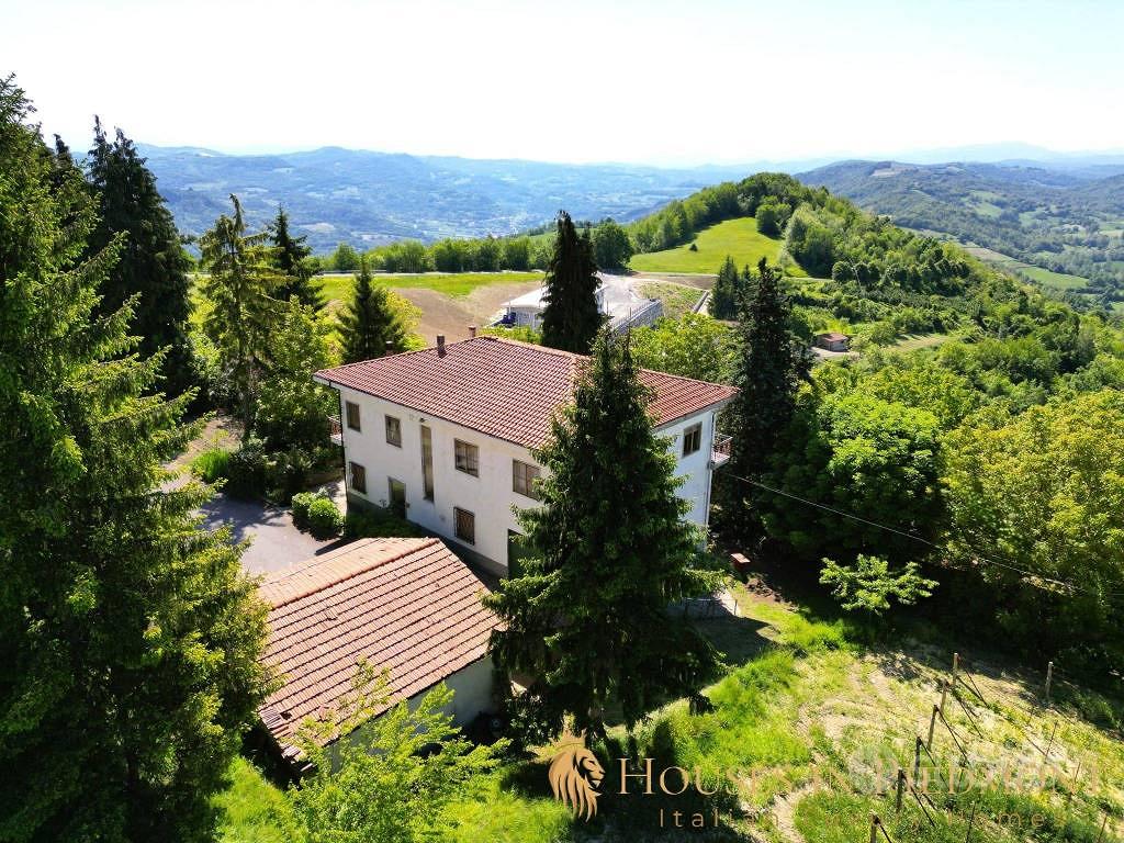 Villa di 350 m² con più di 5 locali a Mombarcaro - Vista 3