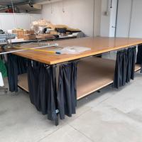 Tavolo da lavoro robusto di ferro