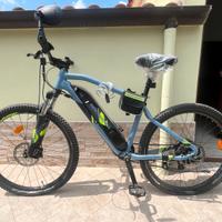 Bici Mtb Rockrider elettrica a pedalata assistita