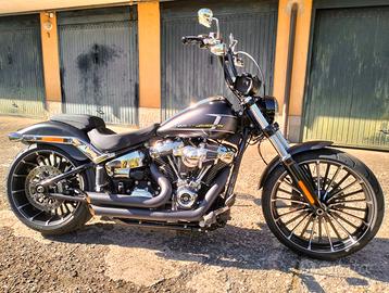 Harley Davidson Breakout 117 nero opaco