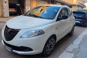 Lancia Ypsilon 1.2 69 CV 5 porte Elefantino