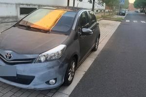 Yaris 1.3VVTI-64000km-5porte-2014