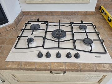 Piano cottura in graniglia 5 fuochi