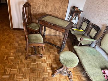 Salottino d'epoca da ricevimento