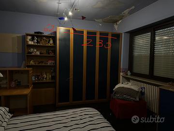 2 armadi 2 comodini libreria e scrivania