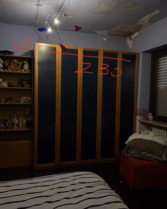 2 armadi 2 comodini libreria e scrivania