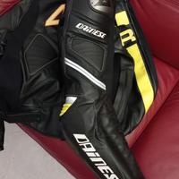 giacca moto Dainese in pelle nera 