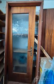 Porta con vetro decorato