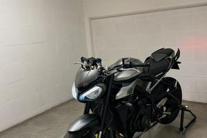 Triumph street triple 765 in garanzia