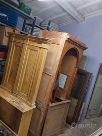 Mobili antichi e confessionale