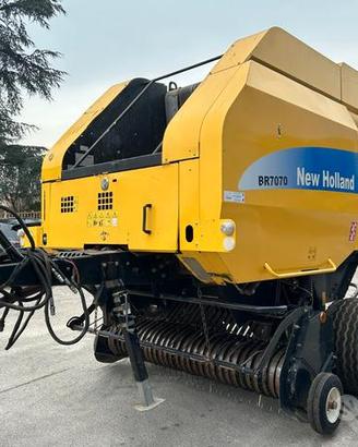 Rotopressa New Holland BR 7070