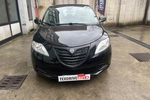 Lancia Ypsilon 1.2 69 CV 5 porte S Momodesign