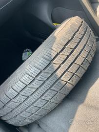 2 gomme  2 cerchi 155 80 R 13