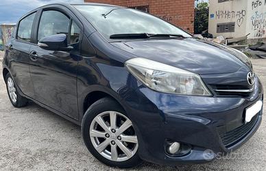 Toyota Yaris 1.0 Benz. 5porte Nav/Telec/USB/Tauch