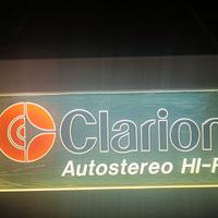 insegna luminosa Clarion